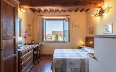 Camera Matrimoniale/Doppia con Letti Singoli con Vista Cittu00e0 