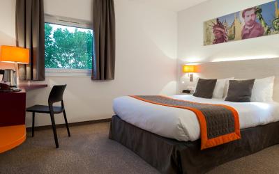 Chambre accessible aux personnes u00e0 mobilitu00e9 ru00e9duite (lit double 140) non fumeur Chambre accessible aux personnes u00e0 mobilitu00e9 ru00e9duite (lit double 140) non fumeur