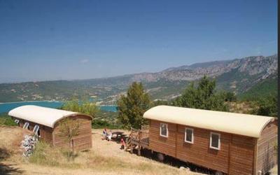 Roulotte (4u00a0Personnes dont 2u00a0Enfants)u00a0-u00a020u00a0m2u00a0-u00a02u00a0Chambres avec Sanitaires