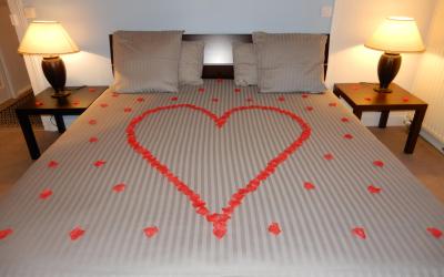 Chambre Lit King-Size avec Baignoire Spa Chambre Lit King-Size avec Baignoire Spa