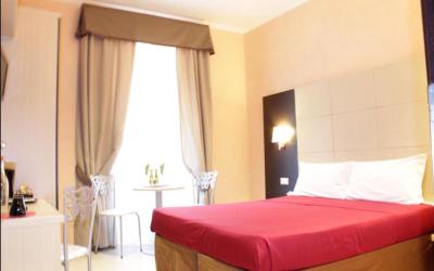 Camera Tripla Classic