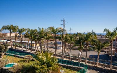 Camera Matrimoniale con Piscina Condivisa