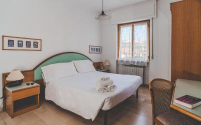 Camera Tripla Economy