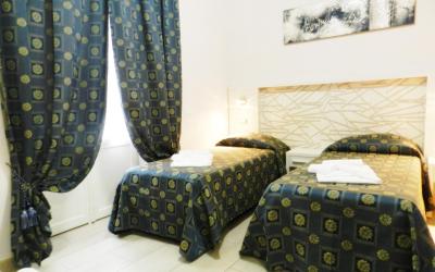 Camera Matrimoniale/Doppia con Letti Singoli