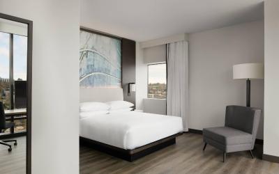 Executive Suite, 1 King, Corner room