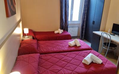 Camera Tripla con Bagno in Comune