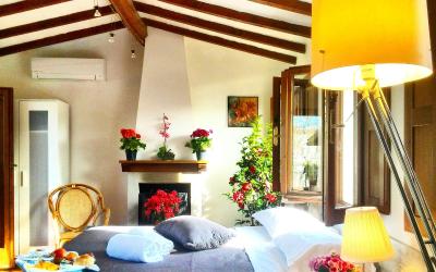 Attico con Balcone e Vista Fiume