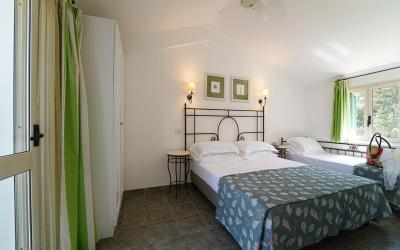 Camera Tripla Standard