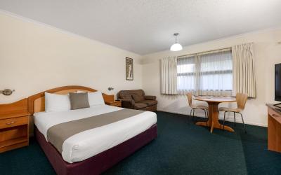 Standard Queen Room