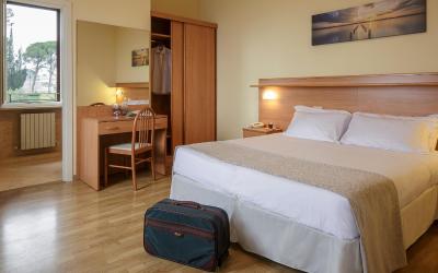 Camera Tripla Superior