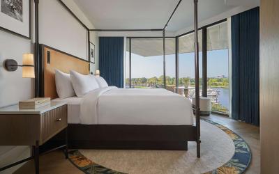 Corner River View King Room