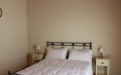 Appartamento con 2 Camere da Letto e Vista Giardino 