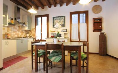 Appartamento con 1 Camera da Letto - Laura