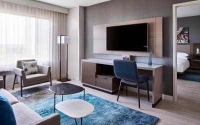 One-Bedroom Suite with Two Double Beds - Low Floor
