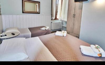 Camera Familiare con Bagno Privato