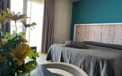 Camera Matrimoniale con Vista Mare Laterale