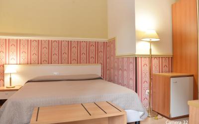 Camera Economy Matrimoniale/Doppia con Letti Singoli