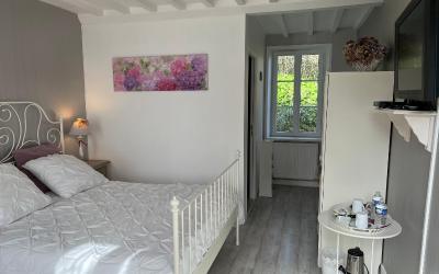 Chambre Double avec Salle de Bains Privative Chambre Double avec Salle de Bains Privative