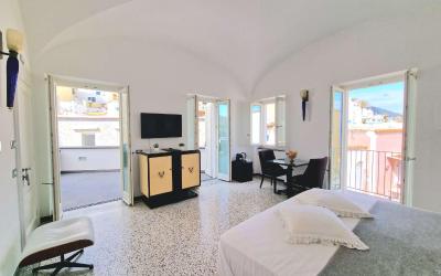 Camera Matrimoniale Deluxe con Vista Mare Laterale