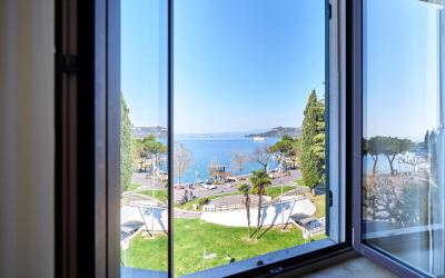 Camera Familiare con Vista Lago