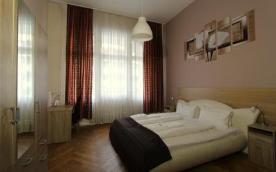Doppel- oder Zweibettzimmer