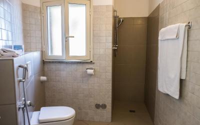 Camera Tripla Superior