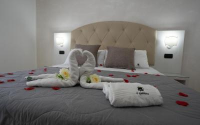 Camera Matrimoniale con Balcone e Vista Mare