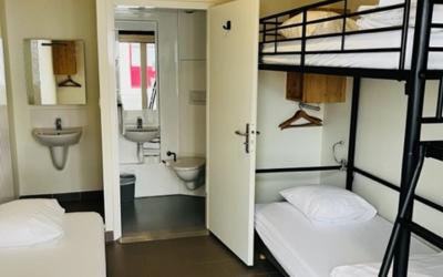 Chambre Triple avec Salle de Bains Privative
