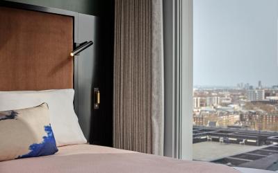 Sky High Double, Guest room, King or Queen, Skyline view