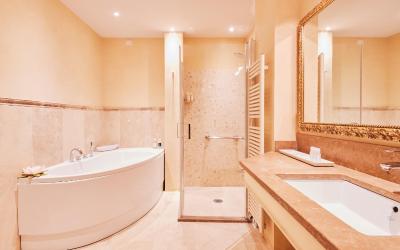 Camera Deluxe Matrimoniale/Doppia con Letti Singoli