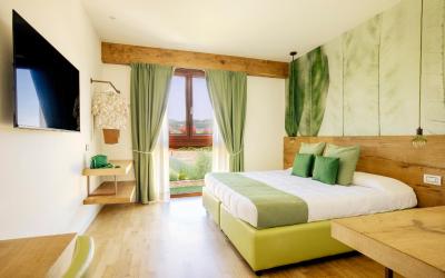 Camera Tripla Superior