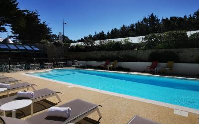 Chambre Double avec Terrasse - Vue sur Piscine Chambre Double avec Terrasse - Vue sur Piscine
