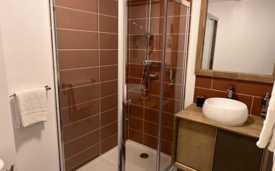 Chambre Familiale avec Douche 
