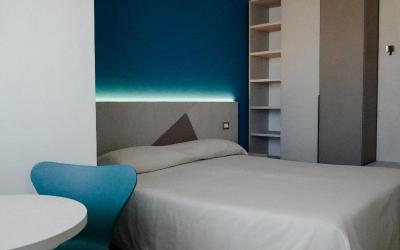 Camera Matrimoniale/Doppia con Letti Singoli con Vista Mare Parziale