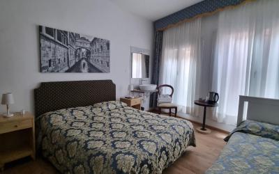 Camera Tripla con Bagno in Comune