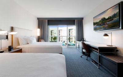Guest room, 2 Queen, Water view, Balcony