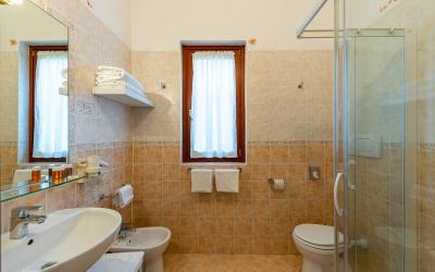 Camera Tripla Deluxe 