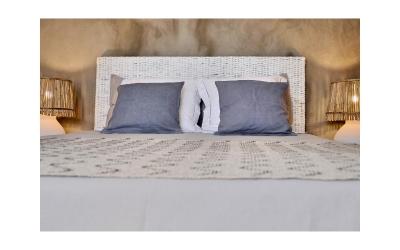 Chambre Lit Queen-Size - Vue sur Piscine