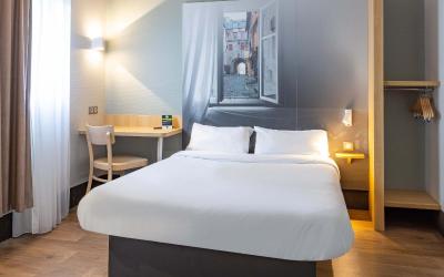 Chambre Double - Accessible aux Personnes u00e0 Mobilitu00e9 Ru00e9duite  Chambre Double - Accessible aux Personnes u00e0 Mobilitu00e9 Ru00e9duite