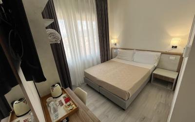 Camera Matrimoniale/Doppia con Letti Singoli con Vista Cittu00e0 