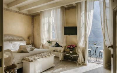 Camera Matrimoniale con Vista Lago