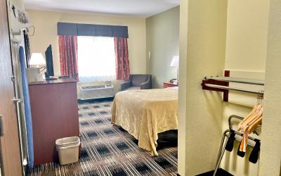 Queen Room - Accessible/Nonsmoking