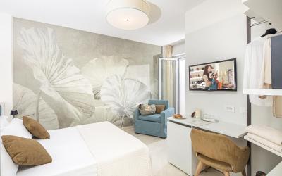 Camera Tripla Superior