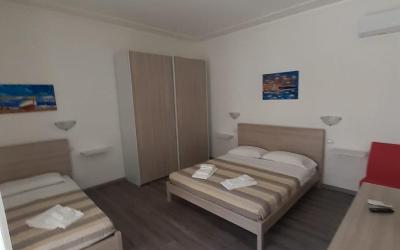 Camera Tripla Standard