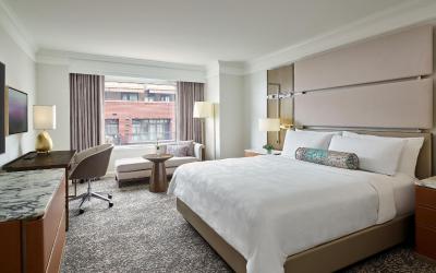 Deluxe King Room with Courtyard View
