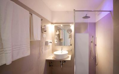 Camera Familiare (2 Adulti + 2 Bambini)