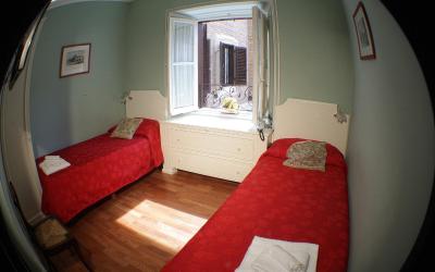 Camera Doppia con Letti Singoli