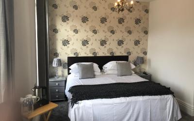Deluxe King Suite