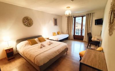 Chambre Familiale avec Douche  Chambre Familiale avec Douche