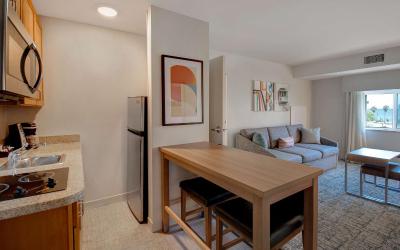 Non-Smoking Suite with Bay View